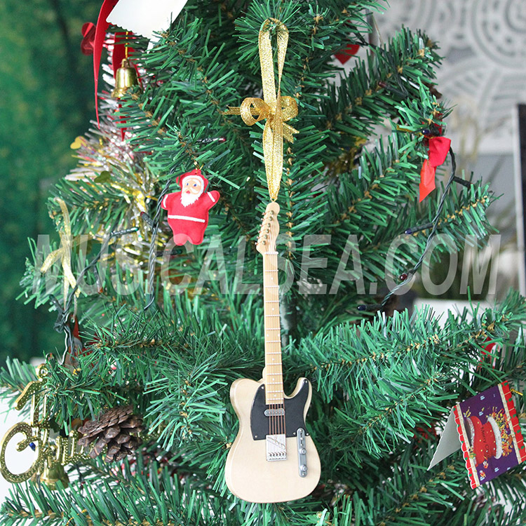 christmas tree ornament item